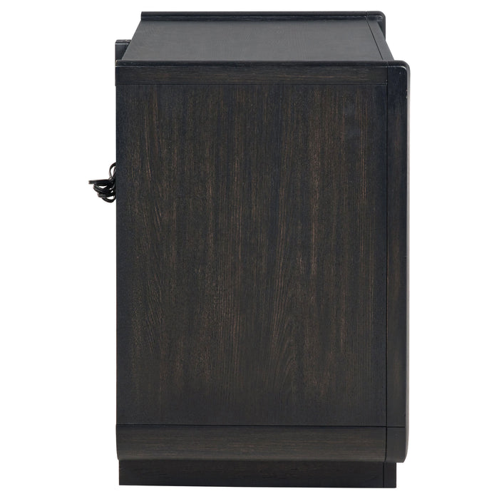 Leandro Nightstand