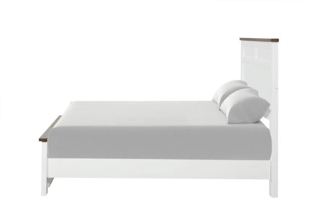 Bed Pinetop Blue & White